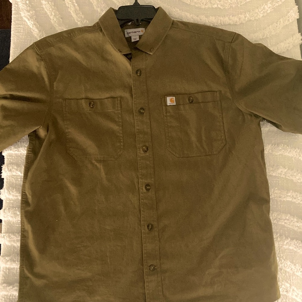 I heart green dressy shirt, size large brand new never been worn